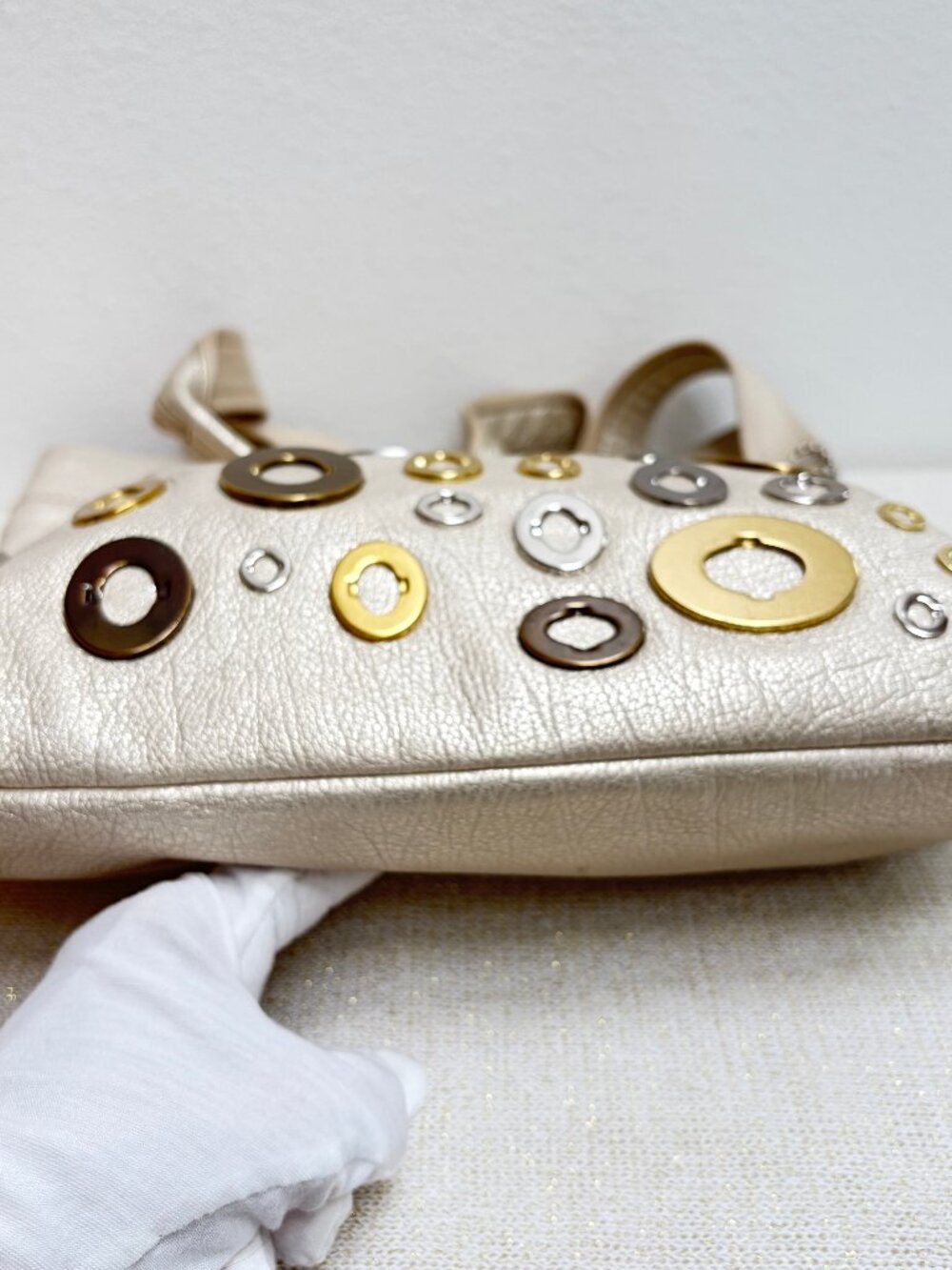 Rare Coach Resort Turnlock Tote style 11538 from 2007, metallic gold leather EUC - Picture 6 of 16